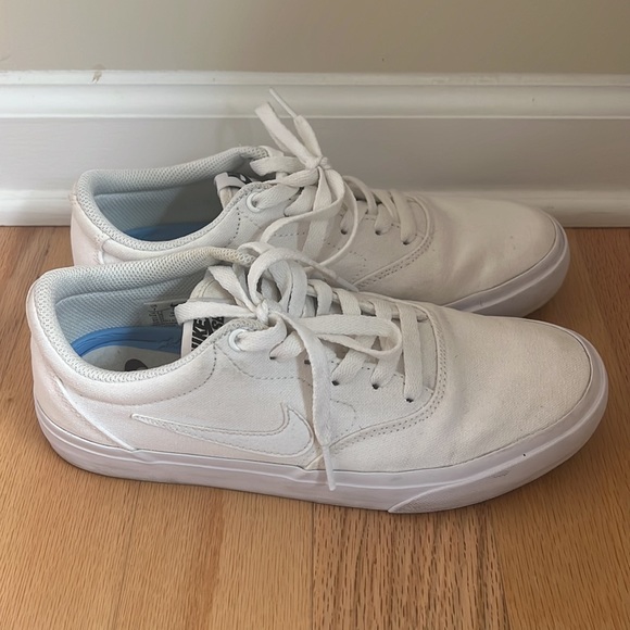Nike White SB Charge Sneaker US 7 - Picture 4 of 6